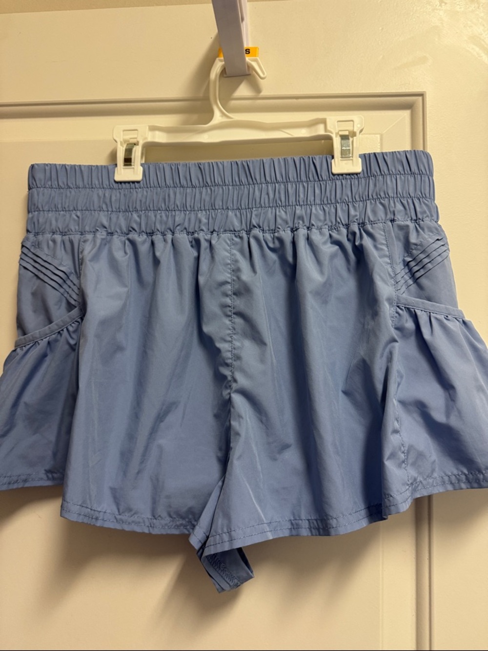 Freepeople movement get your flirt on”Women’s Light Blue Elastic Waist Shorts L